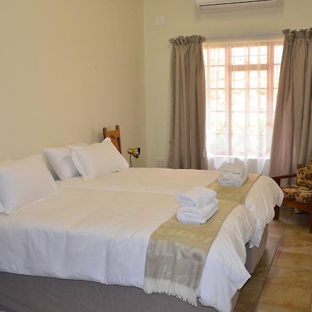 Stoep At Steenbok Self Catering Komatipoort Exterior photo